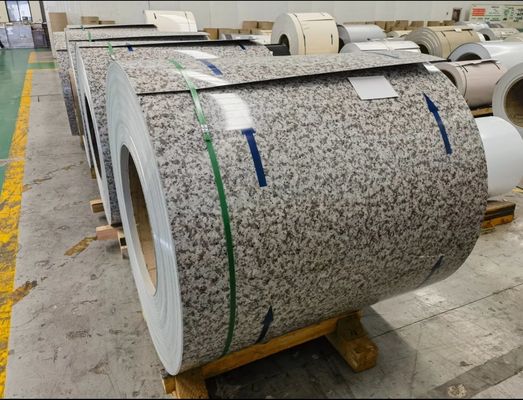 アルミニウムコイル 玄関板 3003H26 木の穀物 建物のコーティングのための大理石の粒